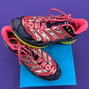 HOKA ONE ONE SPEEDGOAT ASTRAL AURA / NEON PINK RUNNING SHOES
Size10